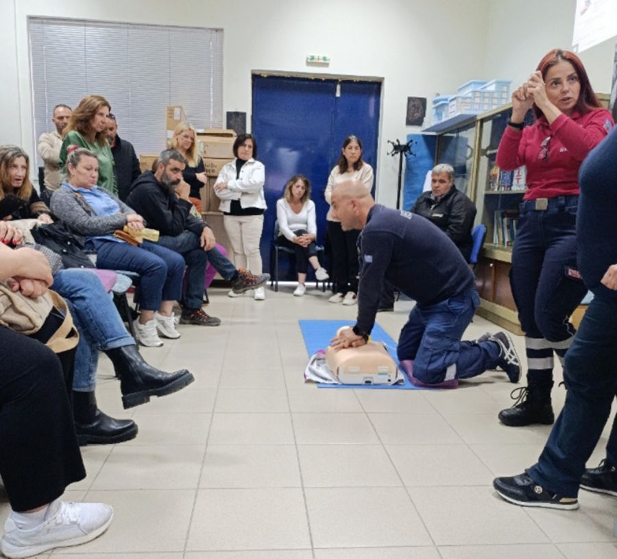 Σεμινάριο πρώτων βοηθειών στο ΣΔΕ Καρδίτσας από το ΕΚΑΒ Καρδίτσας