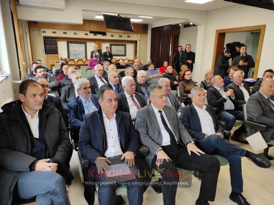 Εκδήλωση της Κ.Ε.Ε.Ε. και του ΕΒΕ Καρδίτσας: Μάστιγα που πρέπει να αντιμετωπισθεί το παρεμπόριο (+Φωτο +Βίντεο)