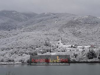 Το πρώτο χιόνι δημιούργησε ειδυλλιακό τοπίο αλλά όχι προβλήματα στο ν. Καρδίτσας (+Φώτο)