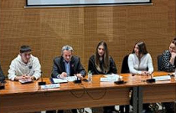Στο Δημοτικό Συμβούλιο των Εφήβων το 5ο ΓΕΛ Καρδίτσας