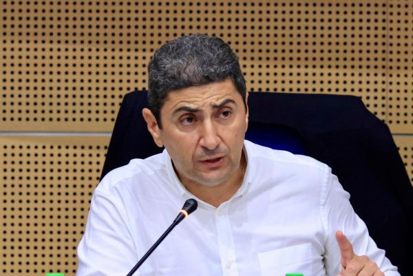 Λευτέρης Αυγενάκης σε σύσκεψη με κτηνοτρόφους της Θεσσαλίας - Επτά βήματα του ΥΠΑΑΤ για στήριξη των πληγέντων κτηνοτρόφων