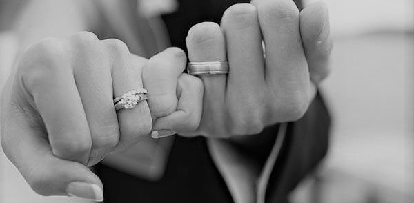 Μονόπετρα, βέρες &amp; βαπτιστικοί σταυροί – Επιλογές που ξεχωρίζουν