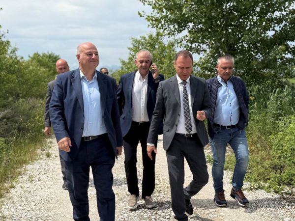 Επίσκεψη Κ. Τσιάρα σε αγροτικές εκτάσεις στον Παλαμά που επλήγησαν από καιρικά φαινόμενα