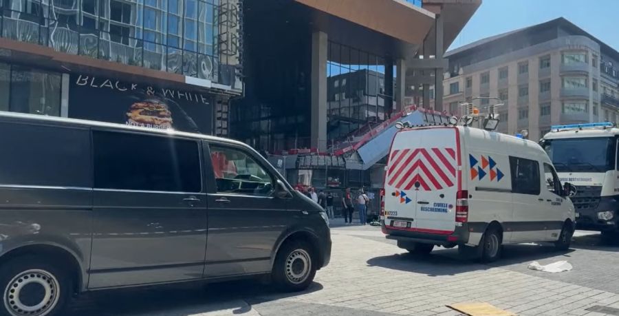Έξι εργάτες έχασαν τη ζωή τους εξαιτίας πυρκαγιάς σε κτιριακό συγκρότημα στις Βρυξέλλες