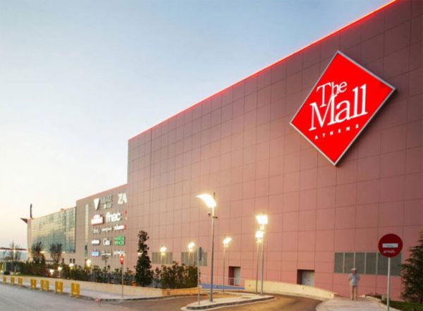 Γυναίκα έπεσε από τον 3ο όροφο του Mall στο Μαρούσι και σκοτώθηκε