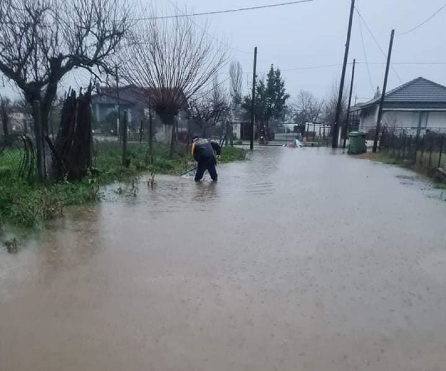 Παρεμβάσεις της Δ.Ε.Υ.Α.Κ. για καθαρισμούς φρεατίων στην πόλη της Καρδίτσας (+Βίντεο)