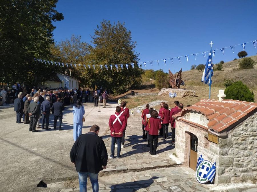 Κόμπελος: Έγιναν τα αποκαλυπτήρια του μνημείου για την απελευθέρωση του Φαναρίου από τους Τούρκους