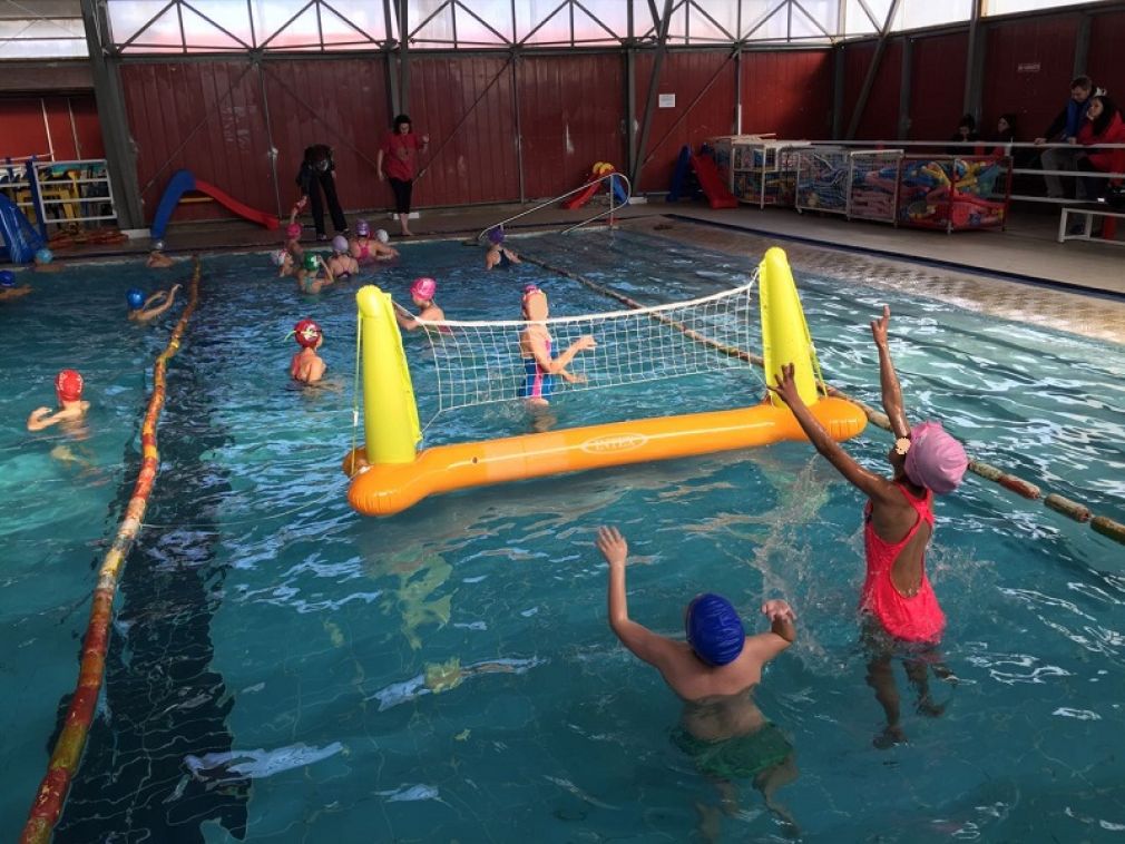 Ξεκίνησε το μάθημα κολύμβησης στους μαθητές της Γ΄&amp; Δ&#039; τάξης των Δημοτικών Σχολείων του ν. Καρδίτσας