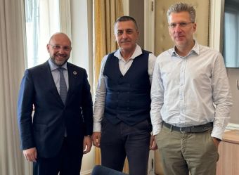 Συνάντηση Δ. Κουρέτα με Άκη Σκέρτσο και τον διευθύνοντα σύμβουλο της ολλανδικής εταιρείας HVA International