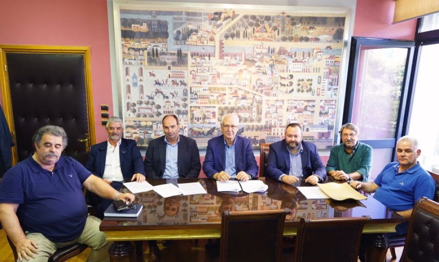 Υπεγράφη η σύμβαση για την ολική αντικατάσταση του φωτισμού στο Δήμο Λαρισαίων