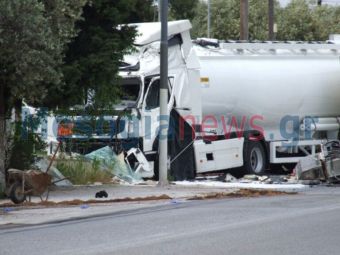 Δύο νεκροί και ένας τραυματίας σε σύγκρουση βυτιοφόρου με φορτηγό και αυτοκίνητο στη λεωφόρο Κορωπίου – Μαρκοπούλου