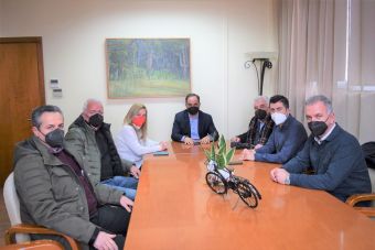 Συνάντηση εκπρόσωπων της ΔΟΕ με το Δήμαρχο Καρδίτσας Β. Τσιάκο