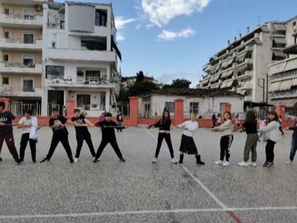 Το 2ο Δημοτικό Σχολείο Καρδίτσας συμμετείχε στις Ευρωπαϊκές εκδηλώσεις για τον εορτασμό του προγράμματος Erasmus