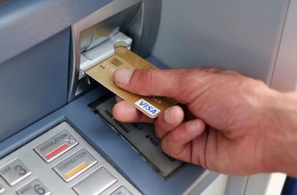 Διευκρινίσεις ΟΠΕΚΑ για όσους έλαβαν, λόγω σφάλματος, διπλάσιο επίδομα στις προπληρωμένες κάρτες, για το ελάχιστο εγγυημένο εισόδημα