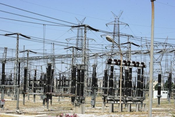 ΥΠΕΝ: Κάτω από 15 λεπτά η kWh η τελική τιμή για τους οικιακούς καταναλωτές ηλεκτρικής ενέργειας
