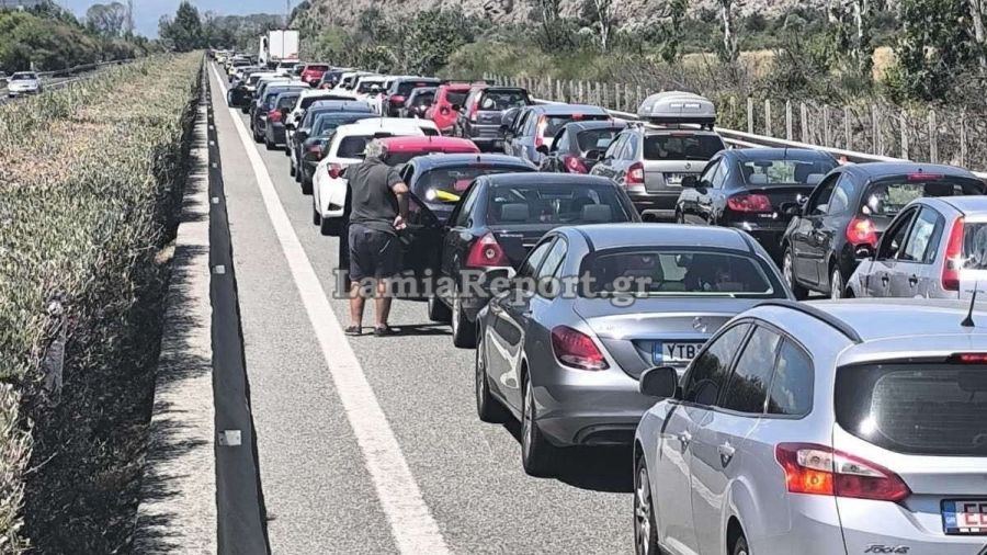 Μεγάλη ταλαιπωρία για ταξιδιώτες στην Ε.Ο. Αθηνών - Λαμίας από το πρωί του Σαββάτου (+Φωτο)