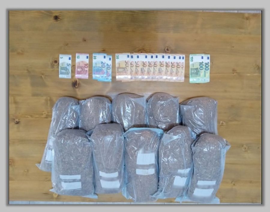 2 συλλήψεις στην ευρύτερη περιοχή του Μουζακίου, για 11 κιλά αφορολόγητο καπνό