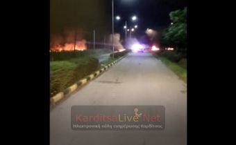Κλειστή Εθνική Οδός και φωτιές το βράδυ της Δευτέρας έξω από τους Σοφάδες (+Βίντεο)