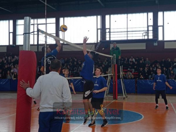 Το 2ο ΓΕΛ Καρδίτσας νίκησε το 3ο ΓΕΛ Καρδίτσας στο βόλεϊ αγοριών (+Φωτο +Βίντεο)