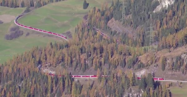 Η Ελβετία κατέρριψε ρεκόρ με το μεγαλύτερου μήκους επιβατικό τρένο (+Βίντεο)