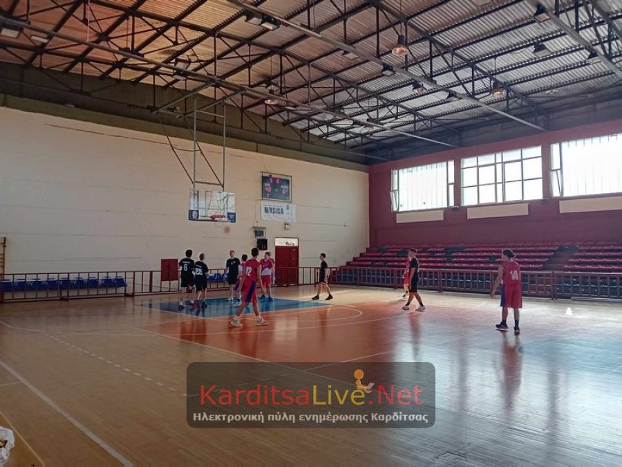 Νίκες για 4ο ΓΕΛ στο μπάσκετ αγοριών και το 5ο ΓΕΛ στο βόλεϊ κοριτσιών - Δυσφορία για το «κεκλεισμένων των θυρών» (+Φωτο +Βίντεο)