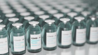 Κορονοϊός: Ανοικτή η πλατφόρμα για την τρίτη δόση του εμβολίου - Ξεκινούν οι ανοσοκατεσταλμένοι, ποιοι παίρνουν σειρά