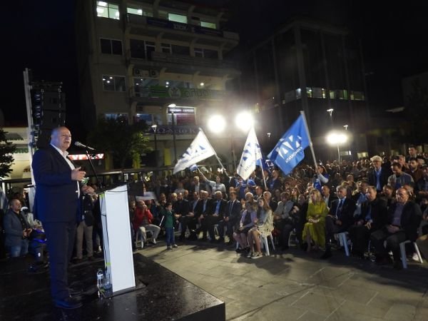 Ογκώδης συγκέντρωση του Κ. Τσιάρα στην Καρδίτσα: “Τα καταφέραμε στα δύσκολα. Σταθερά μαζί, θα τα καταφέρουμε ξανά, με ακόμα περισσότερα έργα για τον τόπο μας και τους πολίτες”