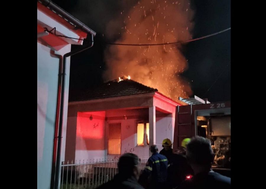 Σοβαρές υλικές ζημιές υπέστη από πυρκαγιά κατοικία στην Οιχαλία Τρικάλων (+Φωτο)