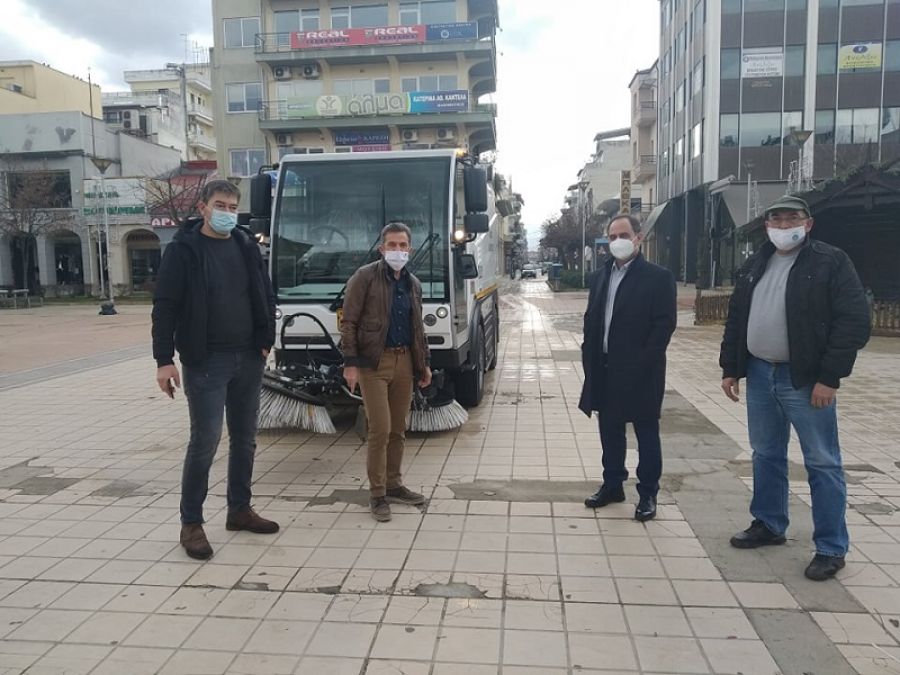 Τέθηκε σε χρήση η μηχανοκίνητη σκούπα του Δήμου Καρδίτσας