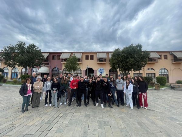 4ήμερη εκπαιδευτική εκδρομή του 2ου Γυμνασίου Καρδίτσας σε Ναύπλιο - Σπέτσες - Ύδρα