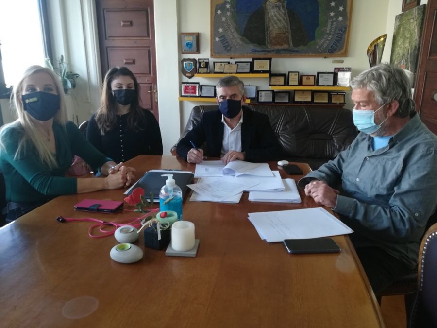 Υπεγράφη η σύμβαση του έργου για την ολοκλήρωση της αντικατάστασης αγωγών στο σύνολο του δικτύου ύδρευσης της Σκιάθου