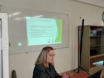 Ενημερωτική εκδήλωση στο 1ο Εργαστηριακό Κέντρο Καρδίτσας με θέμα: «Εγκυμοσύνη και Ασφαλής Οδήγηση»