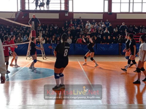 To 5o ΓΕΛ Καρδίτσας νίκησε το 4ο ΓΕΛ Καρδίτσας στο βόλεϊ κοριτσιών (+Φωτο +Βίντεο)