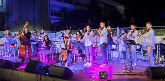 Μουσικό Σχολείο: Εντυπωσιακή εμφάνιση του Συνόλου «Βιολιώνε» του Πανεπιστημίου Μακεδονίας - Μαζί τους το Σύνολο Ελληνικής Μουσικής