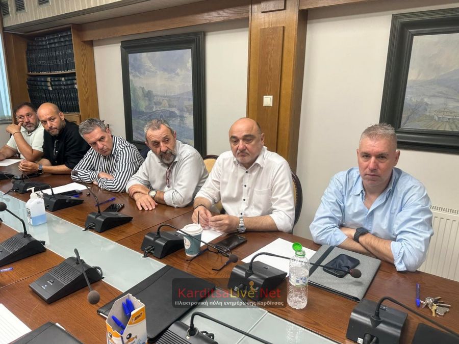 Στο Υπ. Μεταφορών θα αναζητηθεί λύση για διαδημοτικές μετακινήσεις βαρέων φορτηγών μεταξύ Τρικάλων και Καρδίτσας (+Φωτο +Βίντεο)