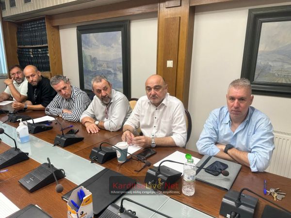 Στο Υπ. Μεταφορών θα αναζητηθεί λύση για διαδημοτικές μετακινήσεις βαρέων φορτηγών μεταξύ Τρικάλων και Καρδίτσας (+Φωτο +Βίντεο)