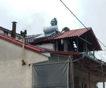 Πυρκαγιά προκάλεσε μικρής έκτασης ζημιές σε σκεπή κατοικίας στο Μαυρομμάτι (+Φώτο)