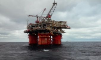 Ο Τραμπ «ανακοίνωσε» ότι η Βενεζουέλα «θα παραδώσει» ως και 50 εκατ. βαρέλια πετρελαίου στις ΗΠΑ
