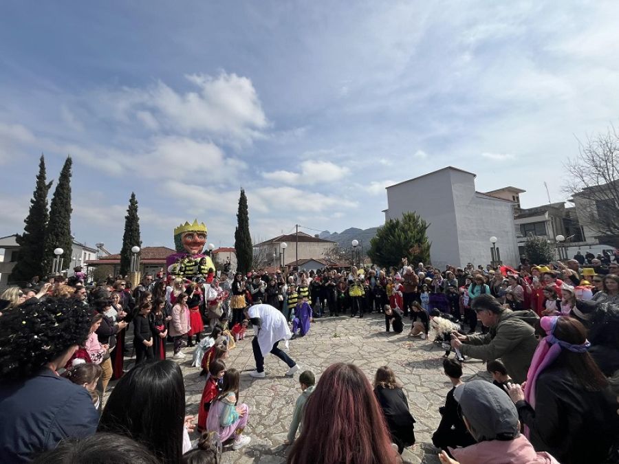 Με πλήθος κόσμου γιορτάστηκε το Μουζακιώτικο Καρναβάλι (+Φωτο)