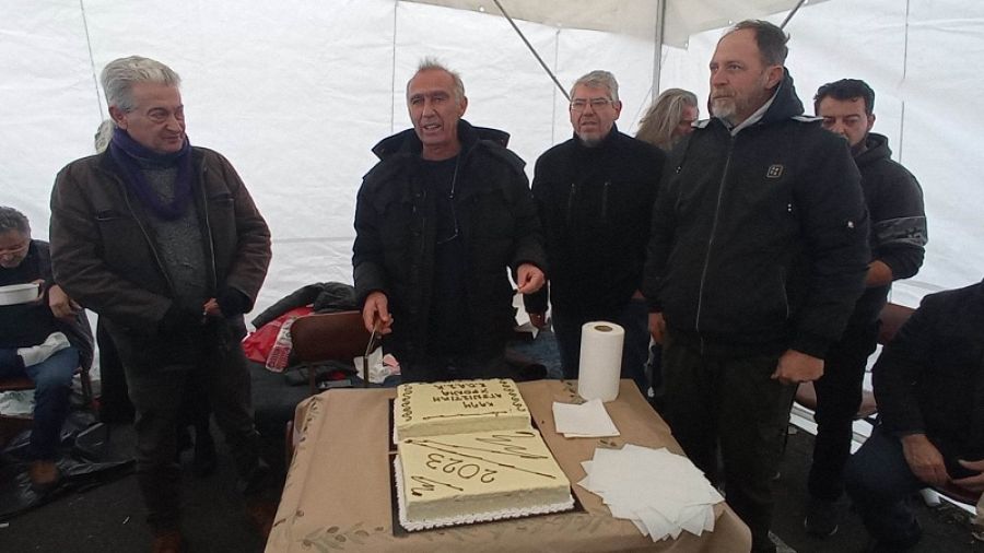 Η πίτα της ΕΟΑΣΚ στα… μπλόκα της αγροτιάς