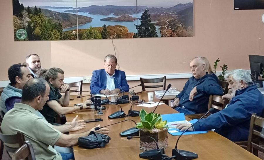 Σύσκεψη στον Δήμο Λίμνης Πλαστήρα για την επάρκεια καυσοξύλων στο Νεοχώρι