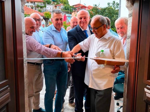 Με ιδιαίτερη επιτυχία πραγματοποιήθηκαν τα εγκαίνια της Δημοτικής Πινακοθήκης Ελληνοπύργου «Αλκιβιάδης Θ. Παναγόπουλος»