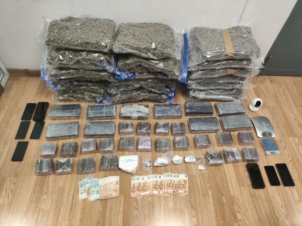 Τρεις συλλήψεις για κατοχή και διακίνηση άνω των 11 κιλών κοκαΐνης και 38 κιλών κάνναβης στην Αττική