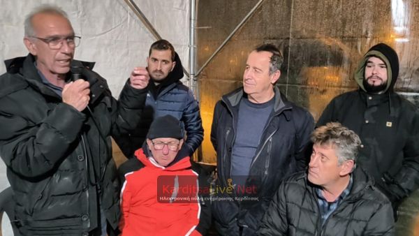 Αποχωρούν οι αγρότες από το μπλόκο Ε-65 – Σύσκεψη στους Σοφάδες την Τετάρτη (21/1) για να αποφασιστεί το πότε (+Φωτο +Βίντεο)