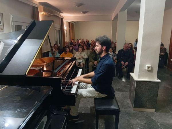 Επιτυχημένο ρεσιτάλ πιάνου στο Δημοτικό Ωδείο Καρδίτσας