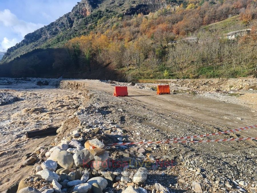 Προβλήματα σε Οξυά και Παλαιοχώρι "έβγαλε" ο Πάμισος μετά την βροχή - Καταπτώσεις στην Αργιθέα