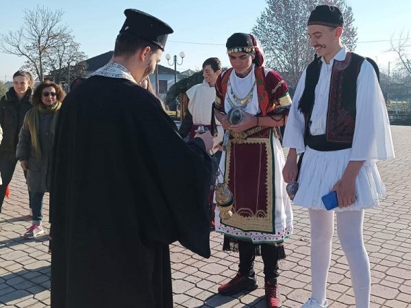Αναβίωση εθίμου "Ρουγκάτσια" στο Καλλιφώνι από τον Μορφωτικό Σύλλογο