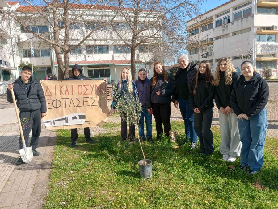 2ο ΕΠΑΛ Καρδίτσας: Θλιβερή ημέρα μνήμης για την τραγωδία των Τεμπών – Μια υπόσχεση ζωής για τον Τάσο Κουτσόπουλο