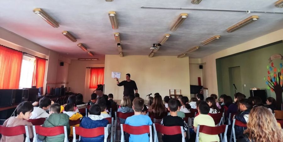 Ποικίλες δράσεις στο 1ο Δημοτικό Σχολείο Σοφάδων με αφορμή την Παγκόσμια Ημέρα Παιδικού Βιβλίου