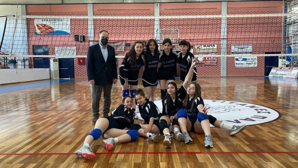 5ο ΓΕΛ Καρδίτσας: Συγχαρητήρια στις μαθήτριες για την πρωτιά στο νομό στους αγώνες πετοσφαίρισης